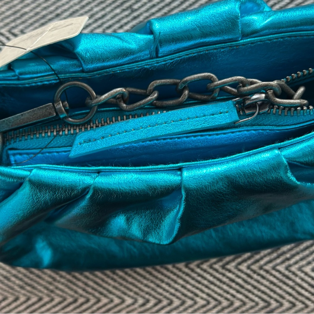 Shoulder Bag - Picture 6 of 9